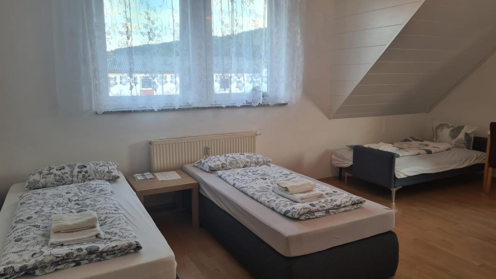 Schlafzimmer 1 Mit Top Aussicht Ueber Weilstetten Balingen Exterior foto